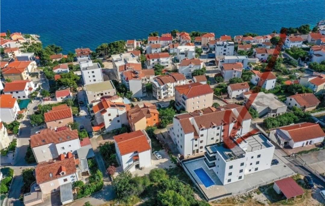 Apartment Agnes With 63 M2 Rooftop Terrace, Grill And Pool Okrug Gornji Exterior foto